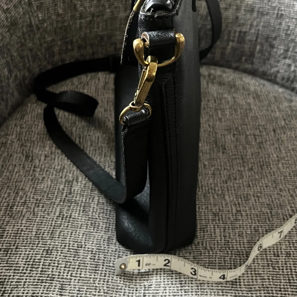 Madewell Crossbody Leather Zip-Up Medium Tote - Picture 16 of 16